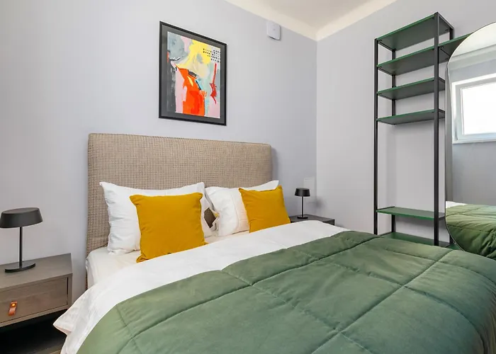numa I Strauss Apartments